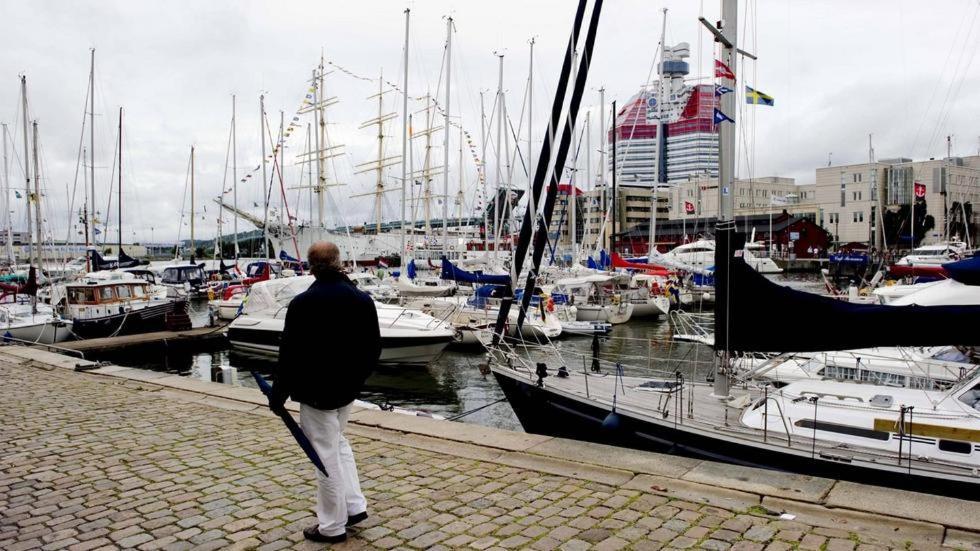 Botel Husbaten Vega 2 *